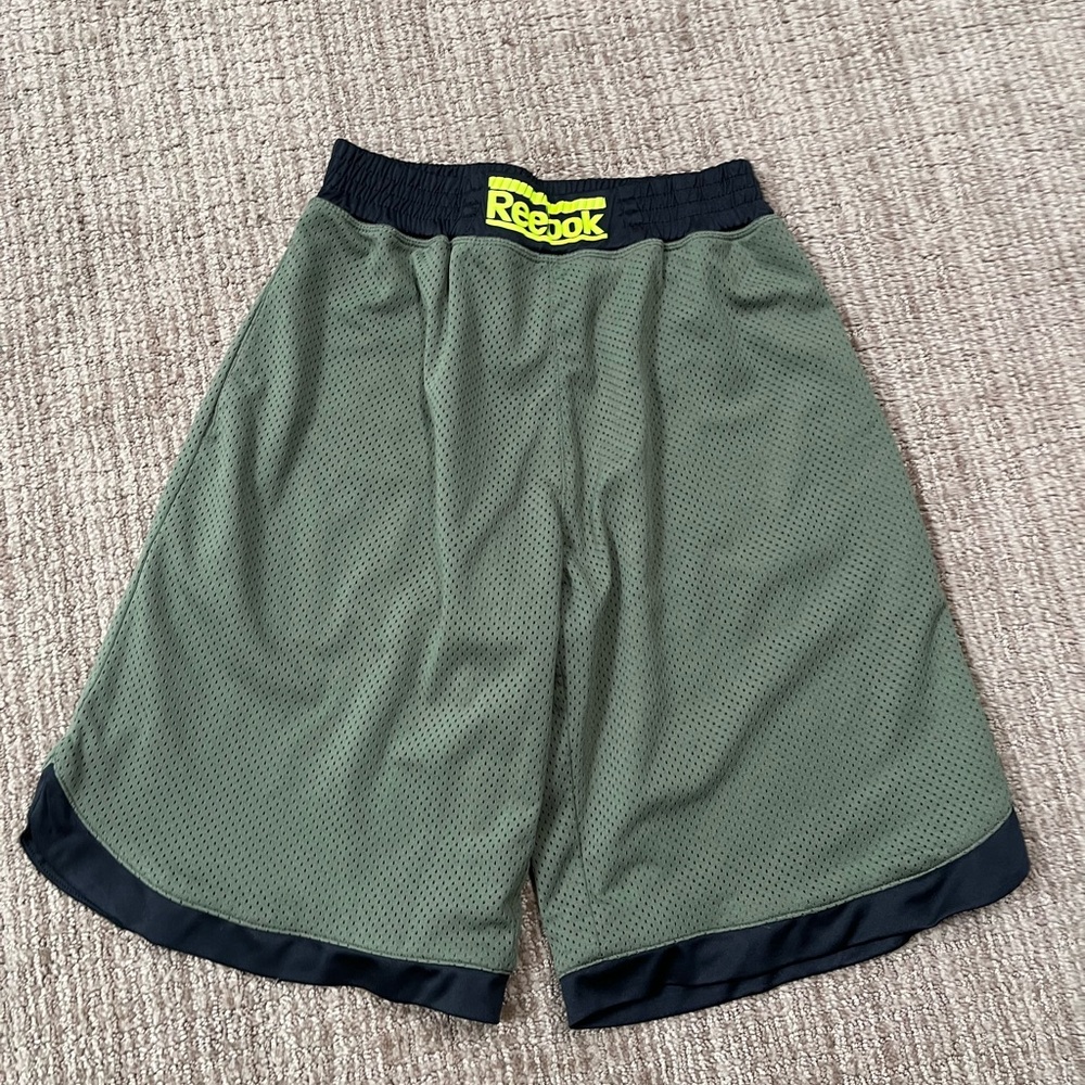 Boys Reebok Shorts sz.L like new